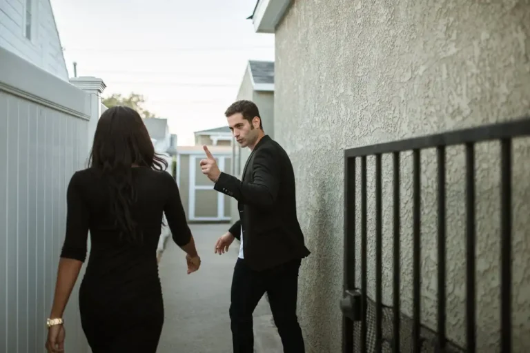 8 Signs He Doesn’t Care About The Relationship