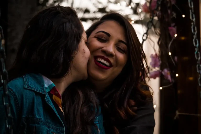 10 Signs to Know You Are a Lesbian