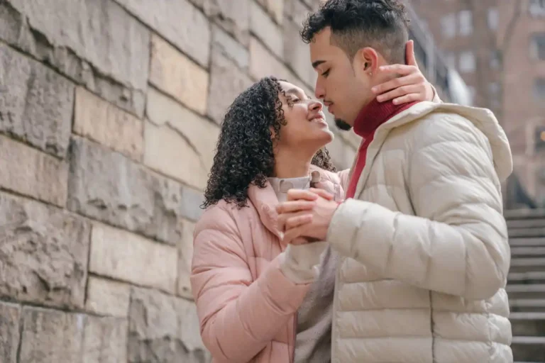 20 Romantic Ways To Make The First Move on Your Partner