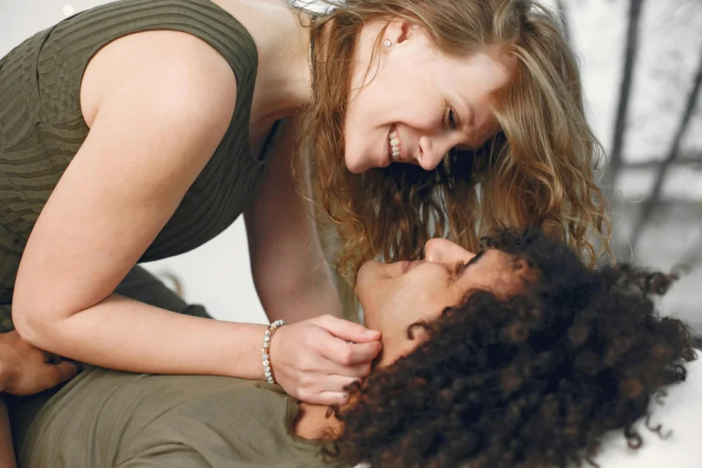 8 Reasons Guys Want to Sleep With You On the First Date