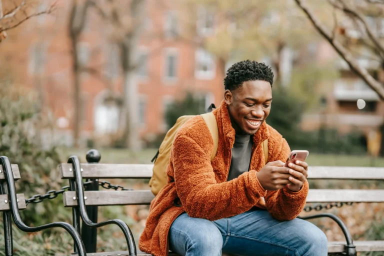 The 10-Second Text That Will Make Him Smile For Hours