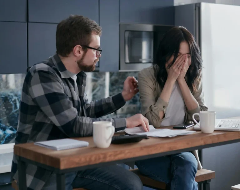 8 Signs Your Husband Regrets Cheating on You